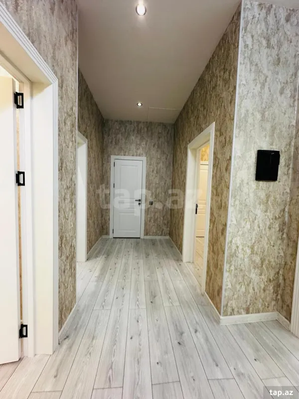 Satılır 6 otaqlı həyət evi