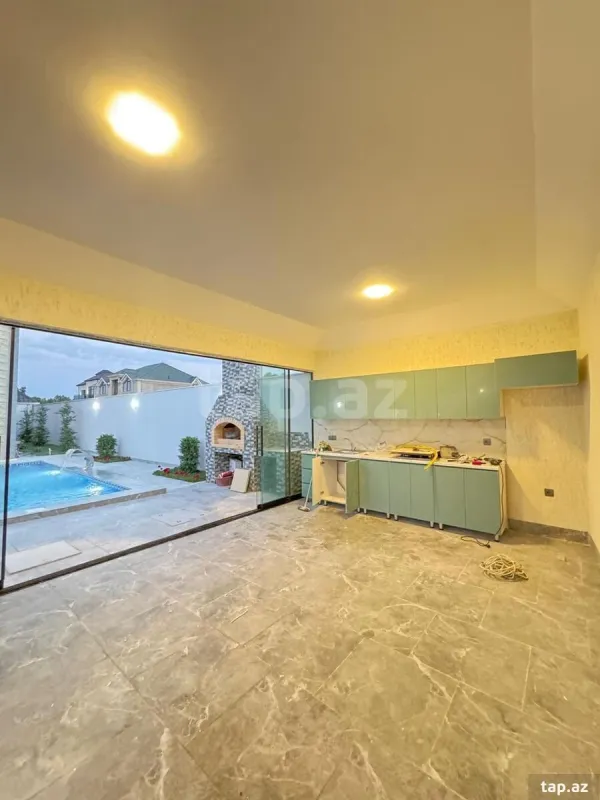 Satılır 6 otaqlı həyət evi