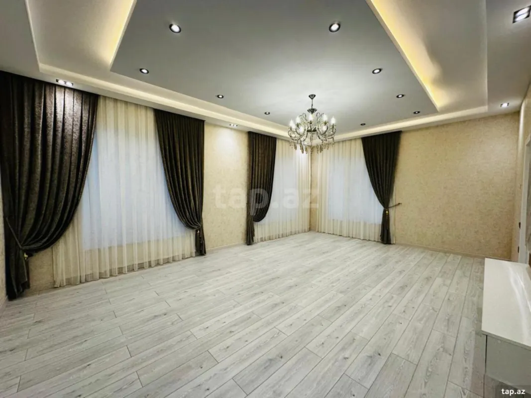 Satılır 6 otaqlı həyət evi