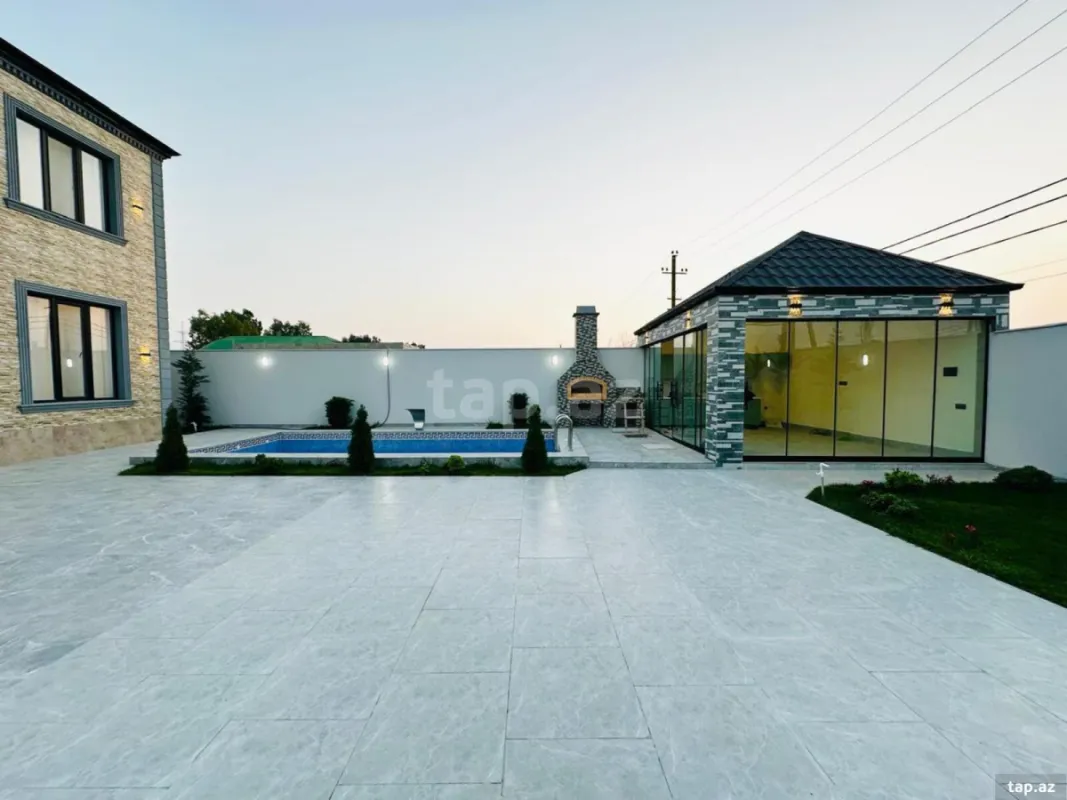 Satılır 6 otaqlı həyət evi