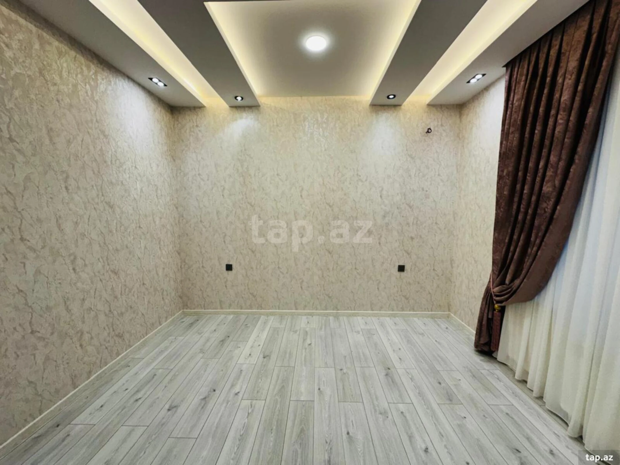 Satılır 6 otaqlı həyət evi