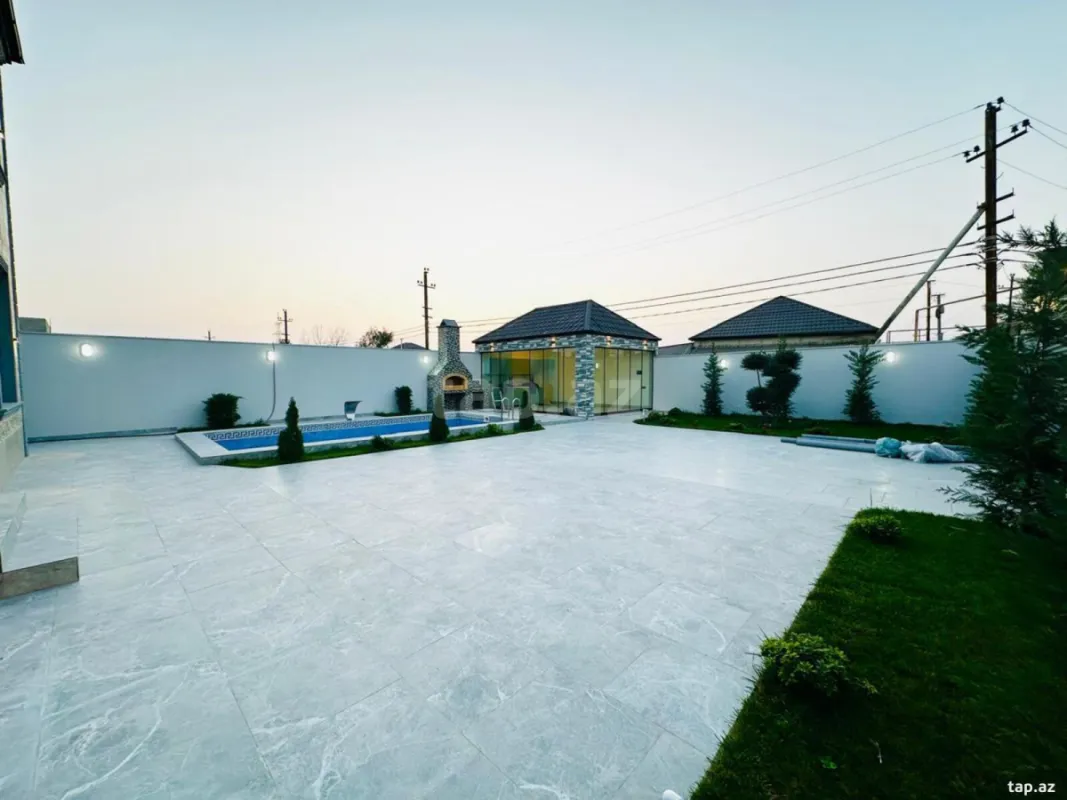 Satılır 6 otaqlı həyət evi