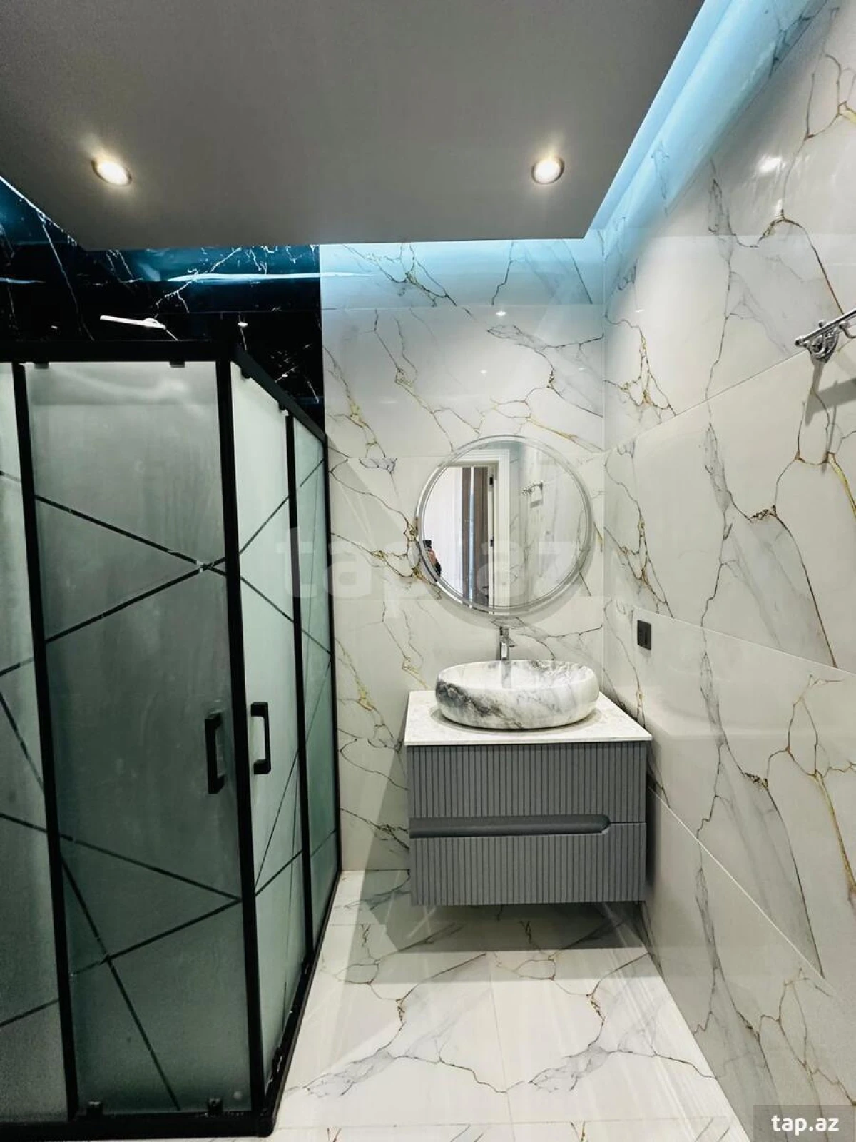 Satılır 6 otaqlı həyət evi