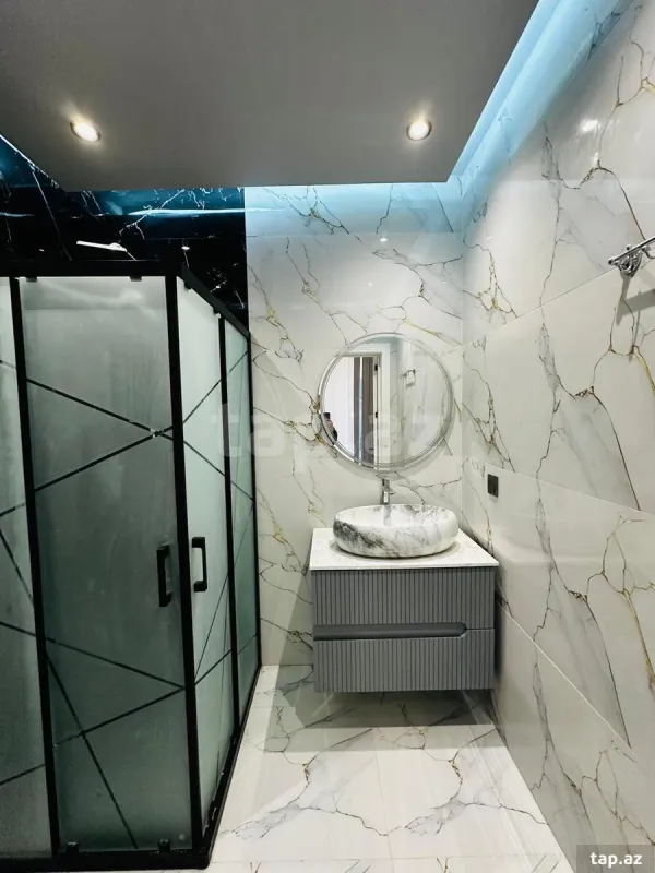 Satılır 6 otaqlı həyət evi