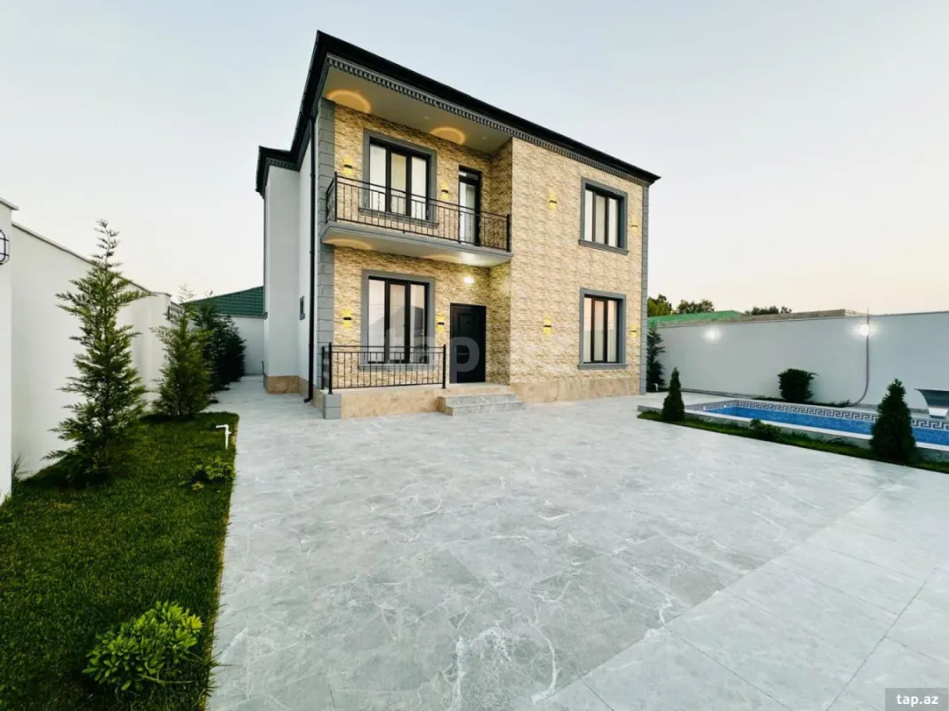 Satılır 6 otaqlı həyət evi