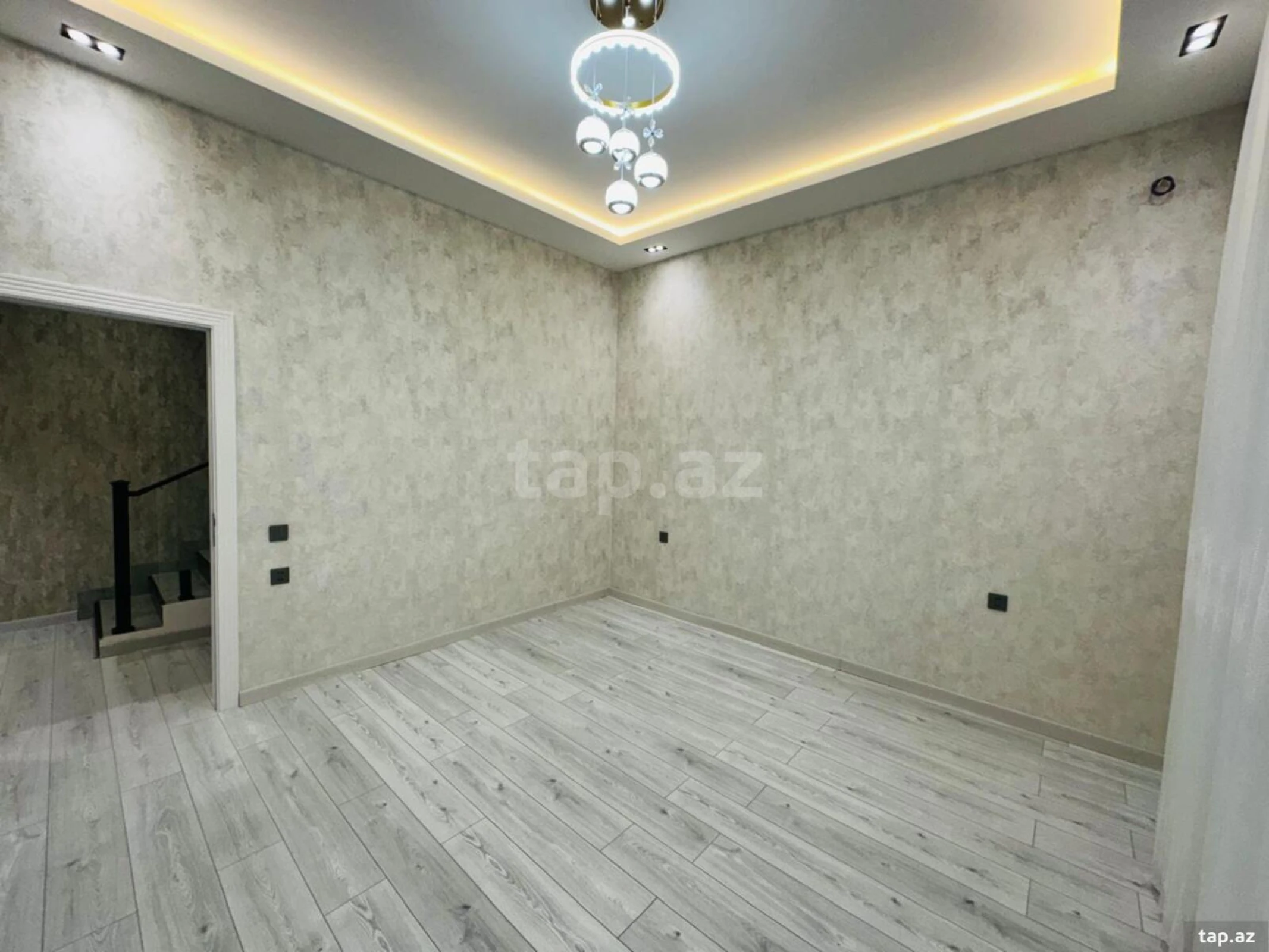 Satılır 6 otaqlı həyət evi