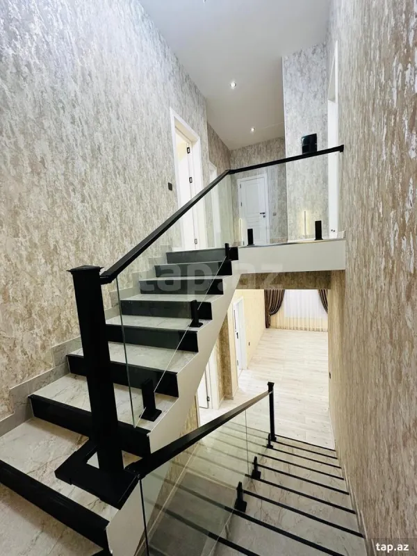 Satılır 6 otaqlı həyət evi