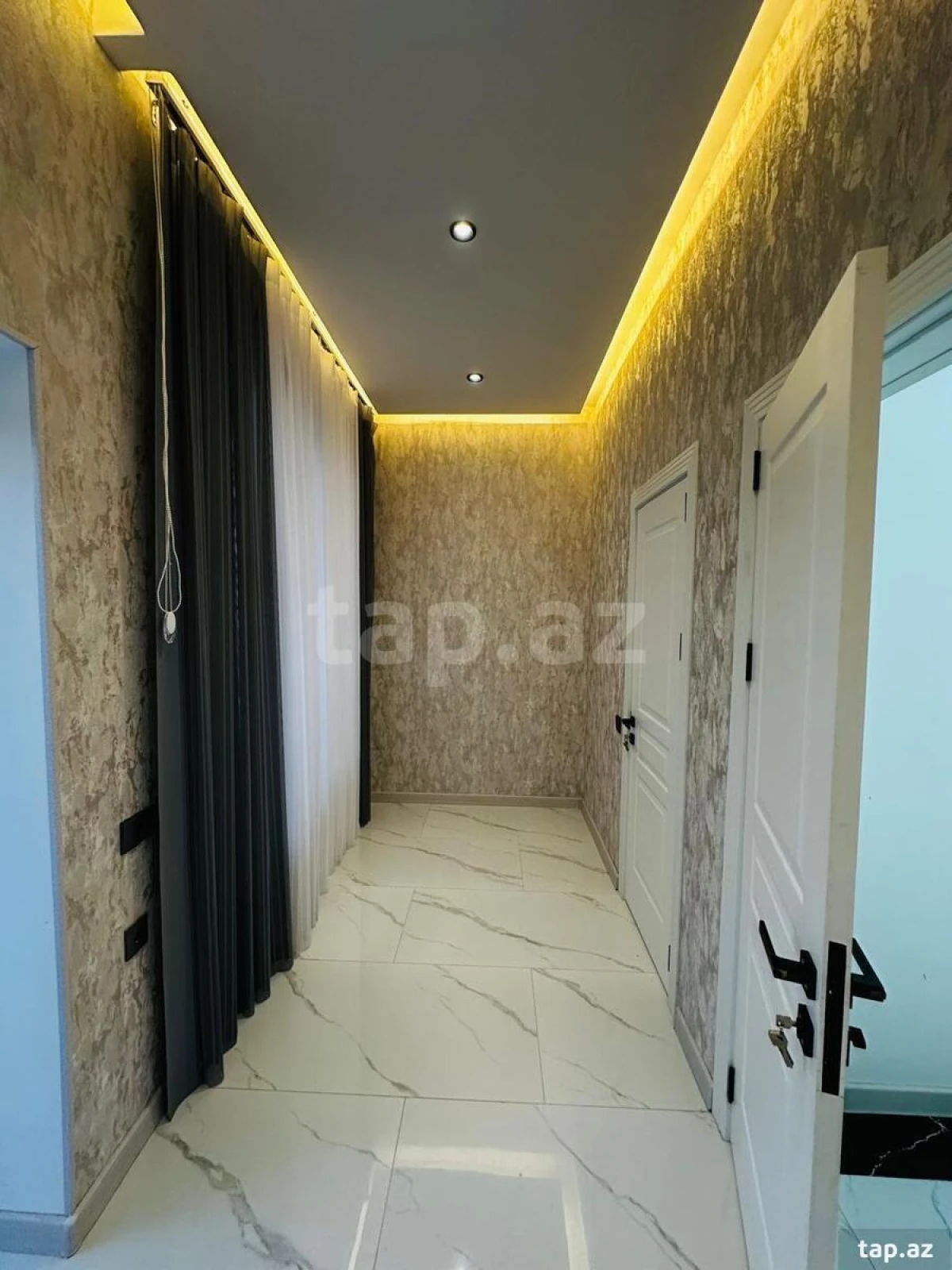 Satılır 6 otaqlı həyət evi