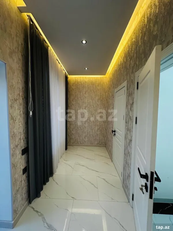 Satılır 6 otaqlı həyət evi