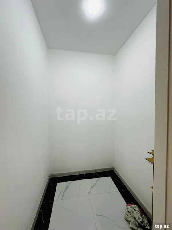 Satılır 6 otaqlı həyət evi