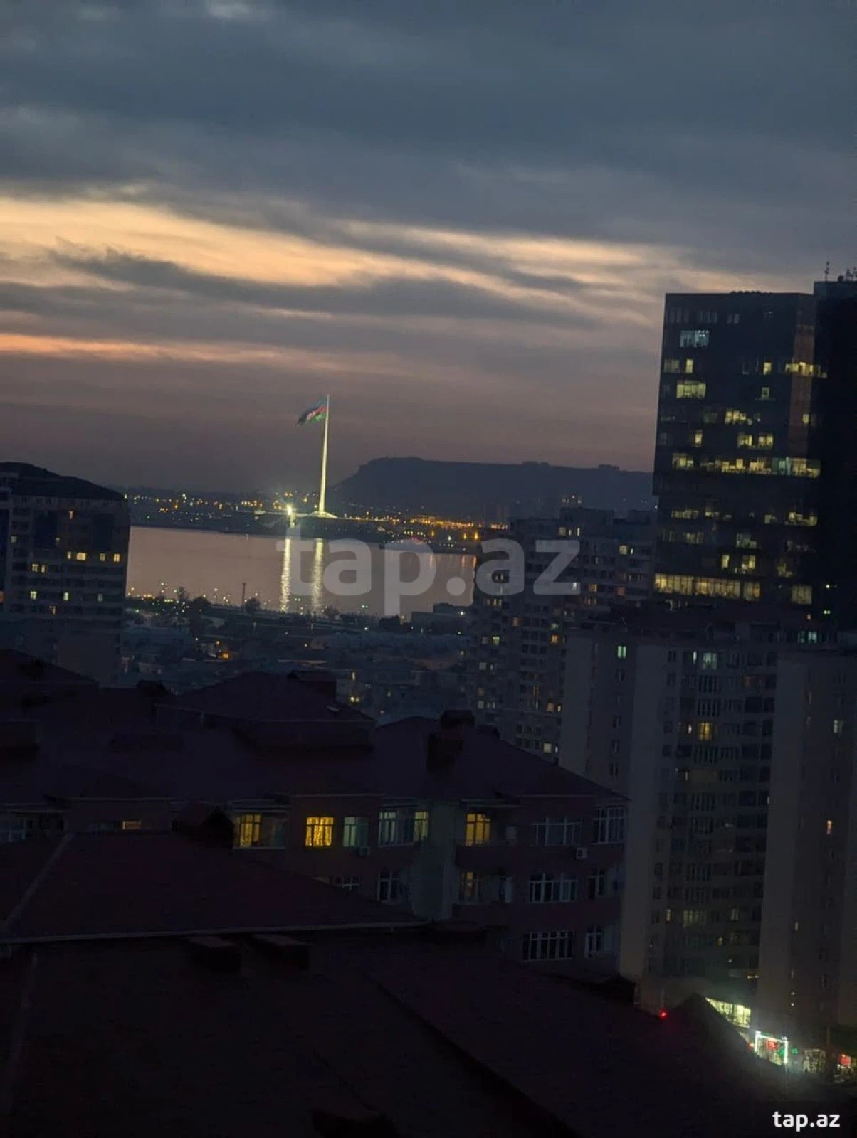 Satılır 2 otaqlı yeni tikili 70 m²