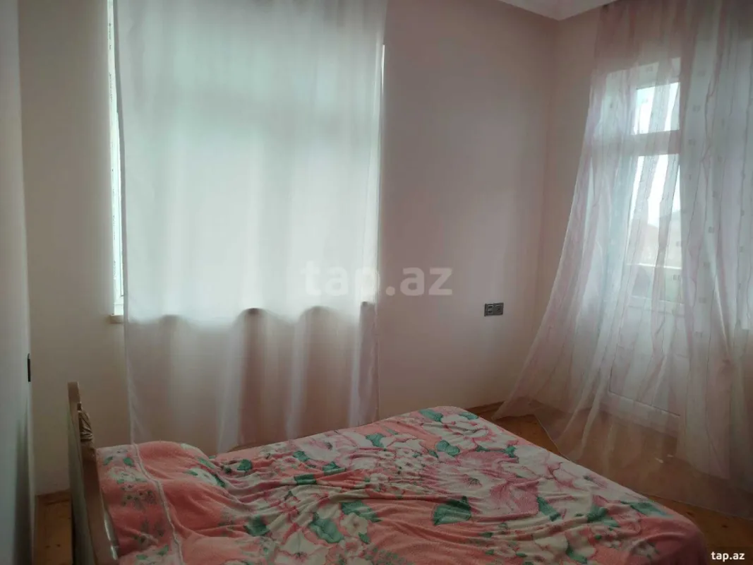 Satılır 4 otaqlı həyət evi