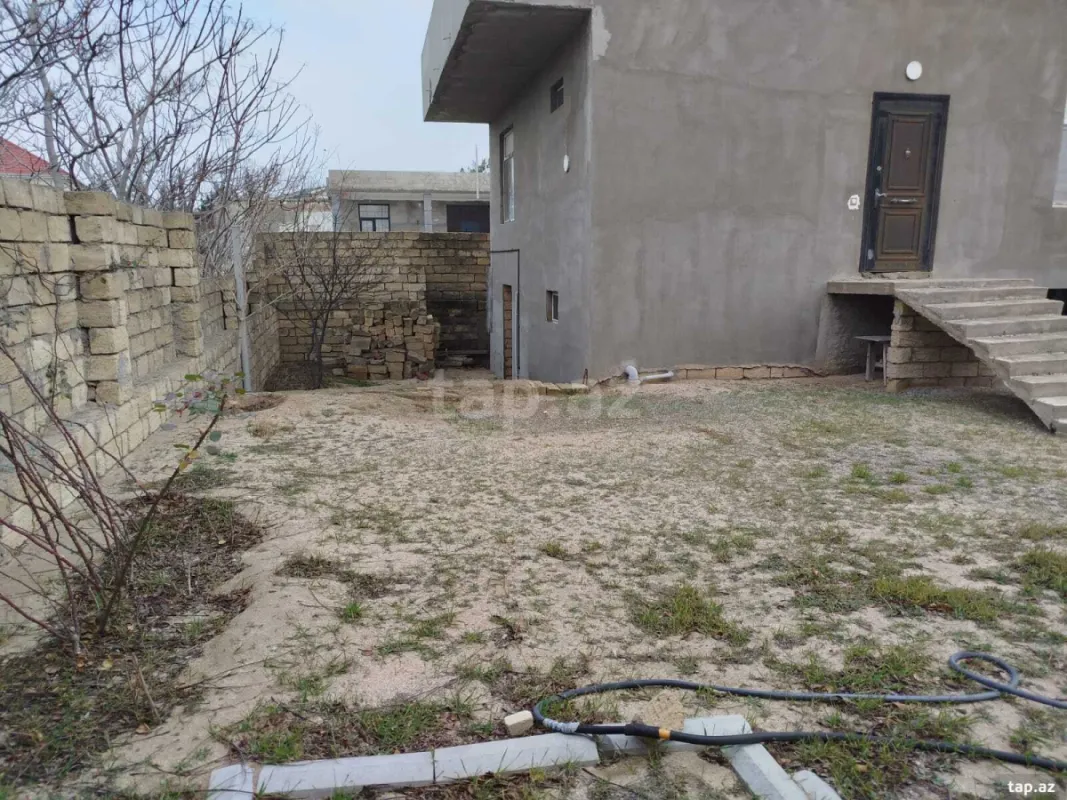 Satılır 4 otaqlı həyət evi