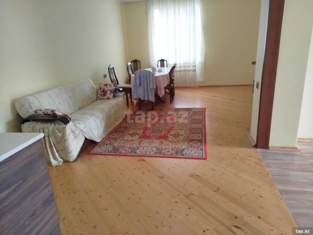 Satılır 4 otaqlı həyət evi