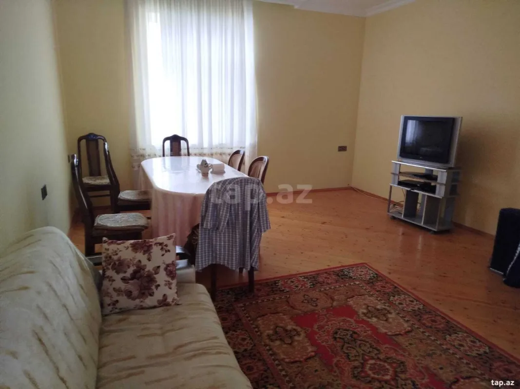 Satılır 4 otaqlı həyət evi