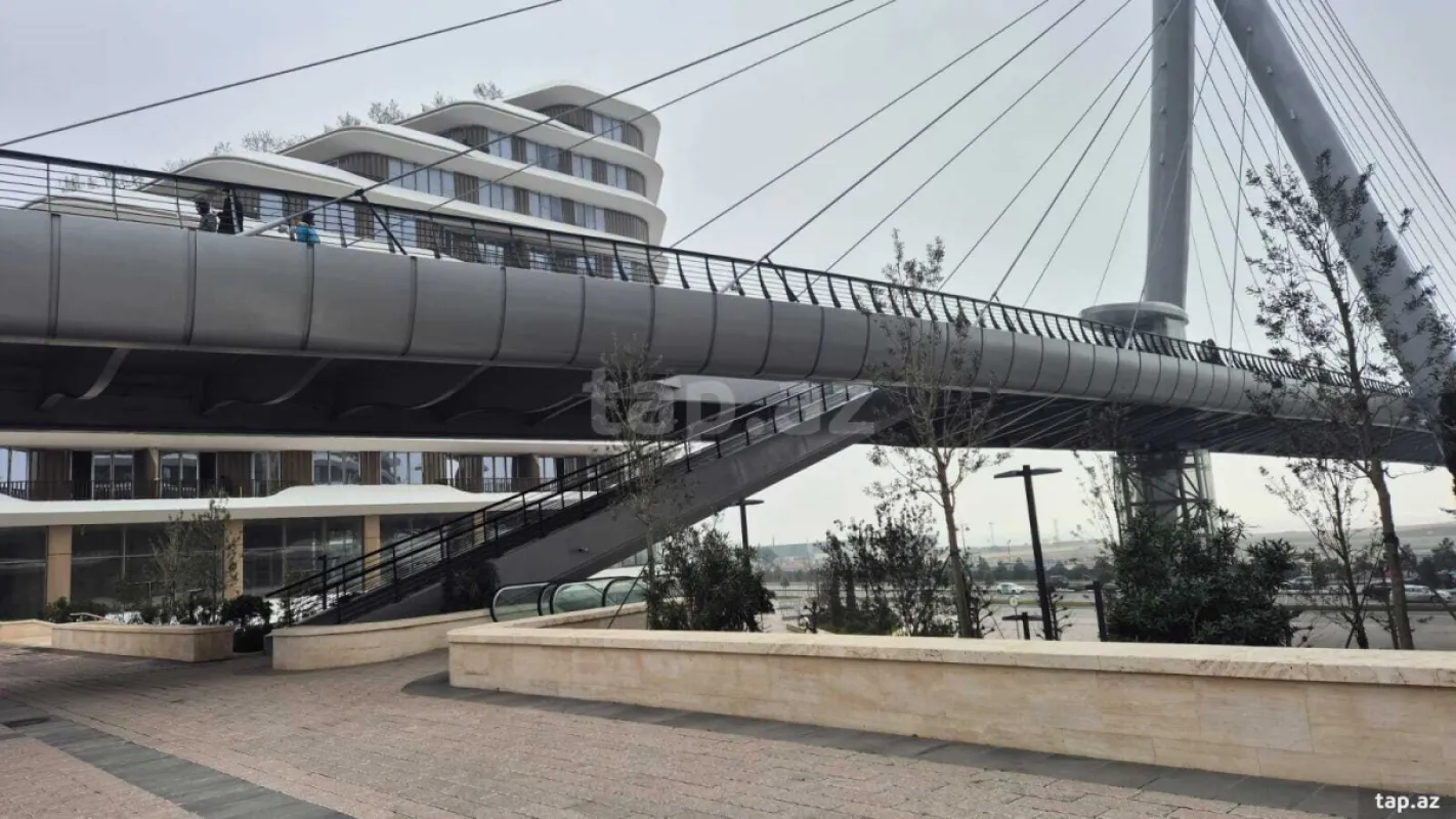 Kirayə verilir 3 otaqlı yeni tikili 138 m²