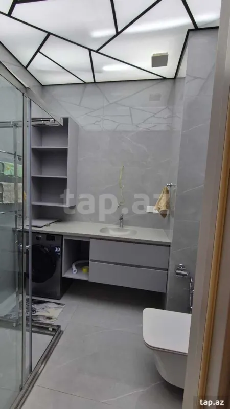 Kirayə verilir 3 otaqlı yeni tikili 138 m²