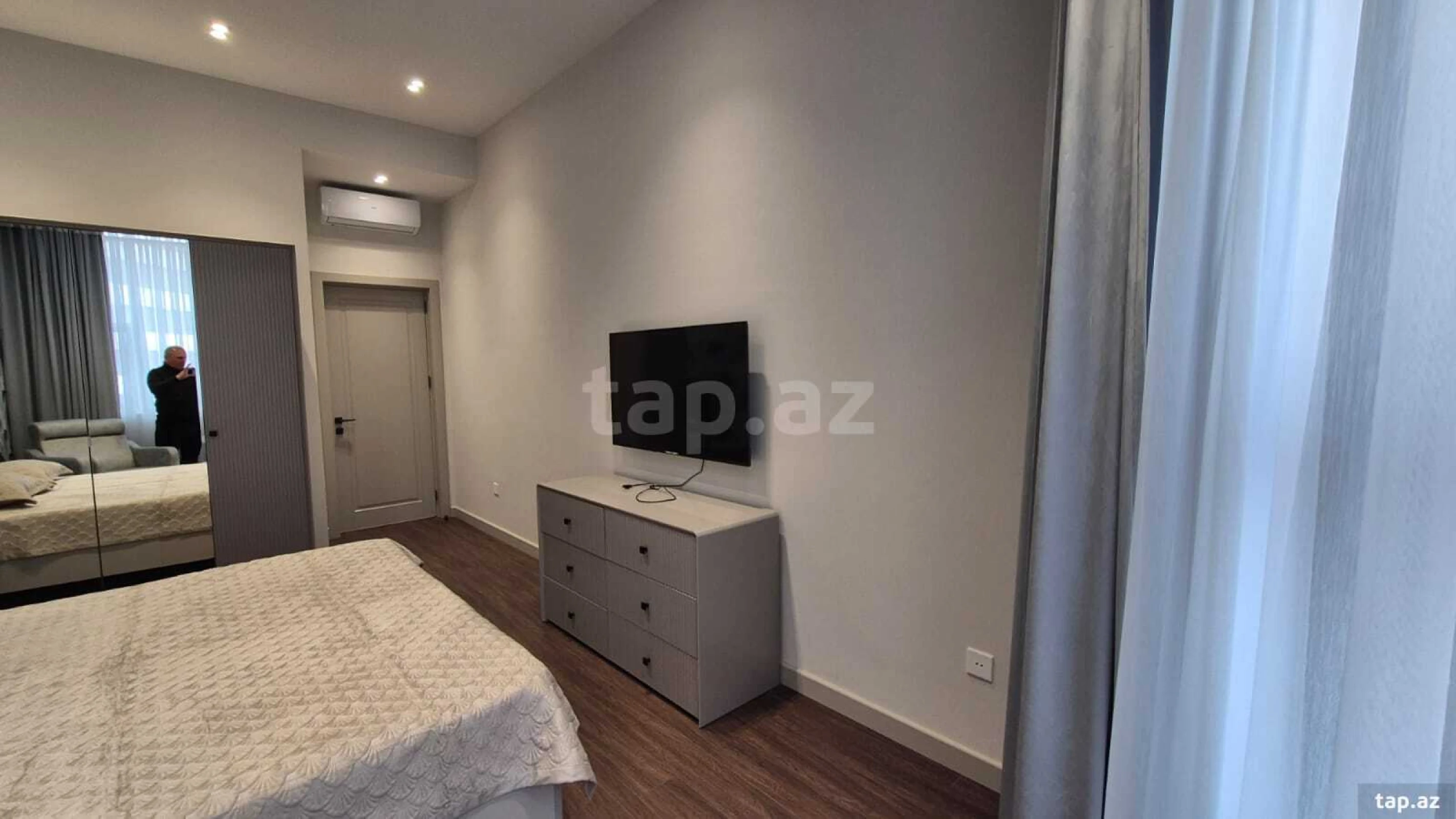 Kirayə verilir 3 otaqlı yeni tikili 138 m²