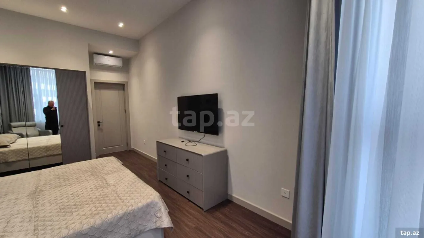 Kirayə verilir 3 otaqlı yeni tikili 138 m²