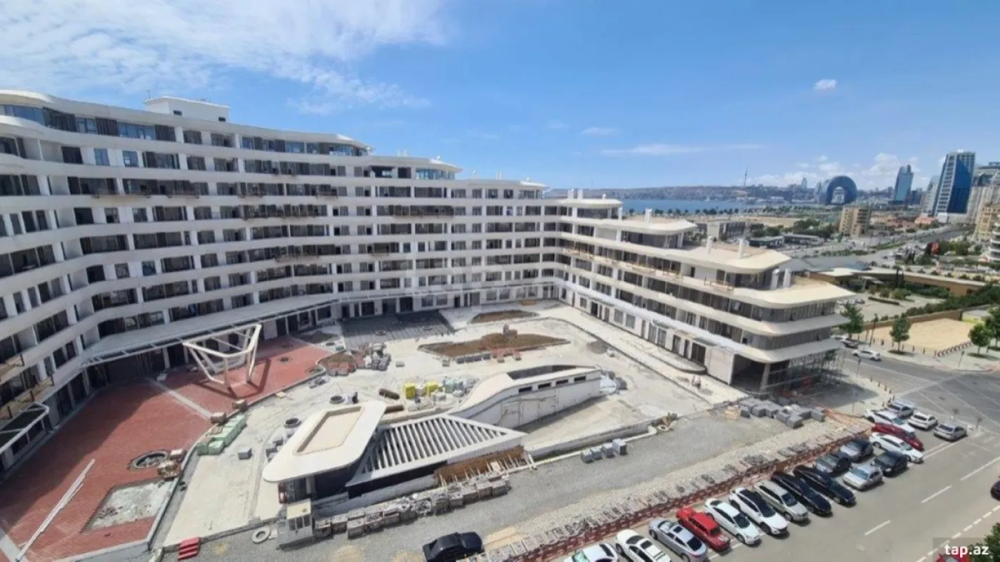 Kirayə verilir 3 otaqlı yeni tikili 138 m²