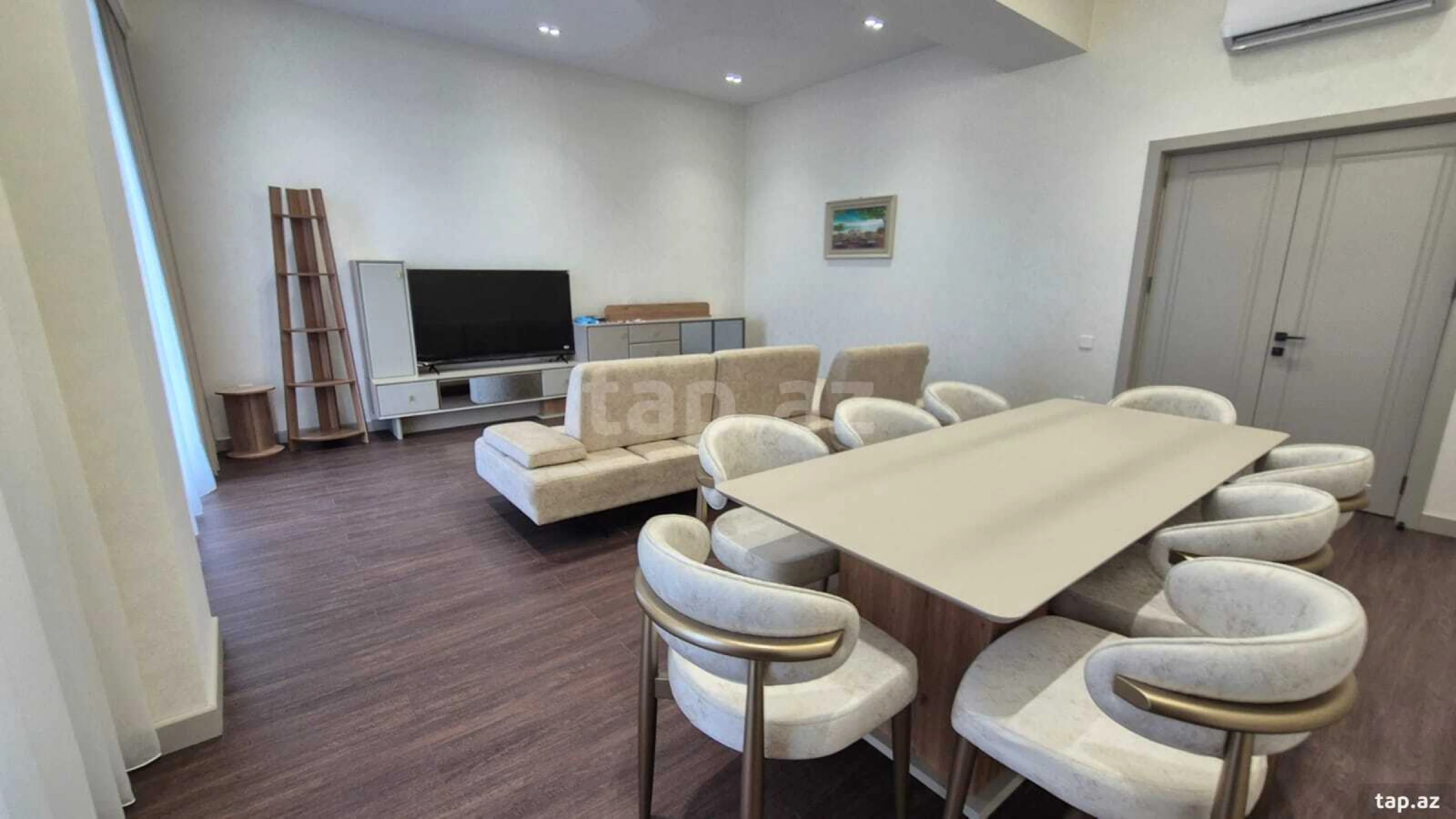 Kirayə verilir 3 otaqlı yeni tikili 138 m²