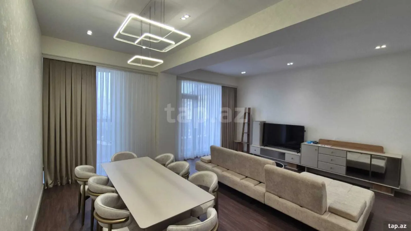 Kirayə verilir 3 otaqlı yeni tikili 138 m²