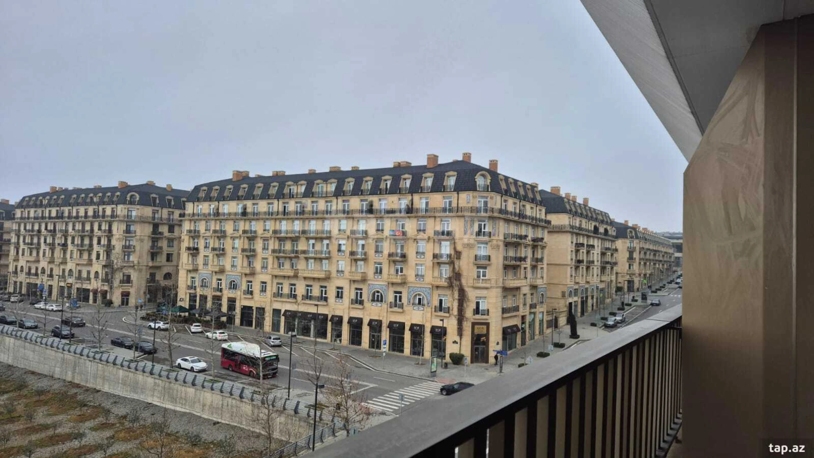 Kirayə verilir 3 otaqlı yeni tikili 138 m²