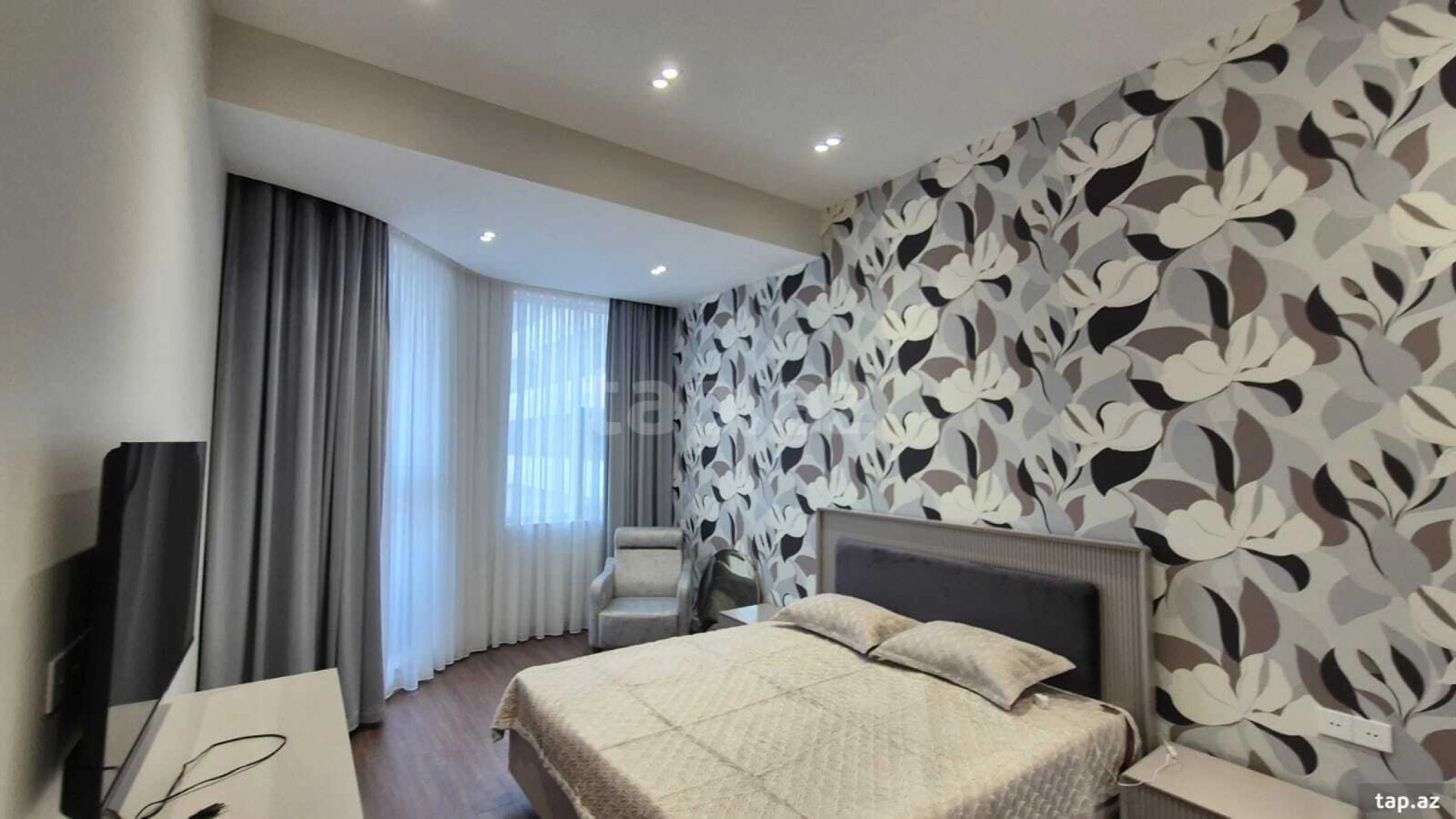 Kirayə verilir 3 otaqlı yeni tikili 138 m²