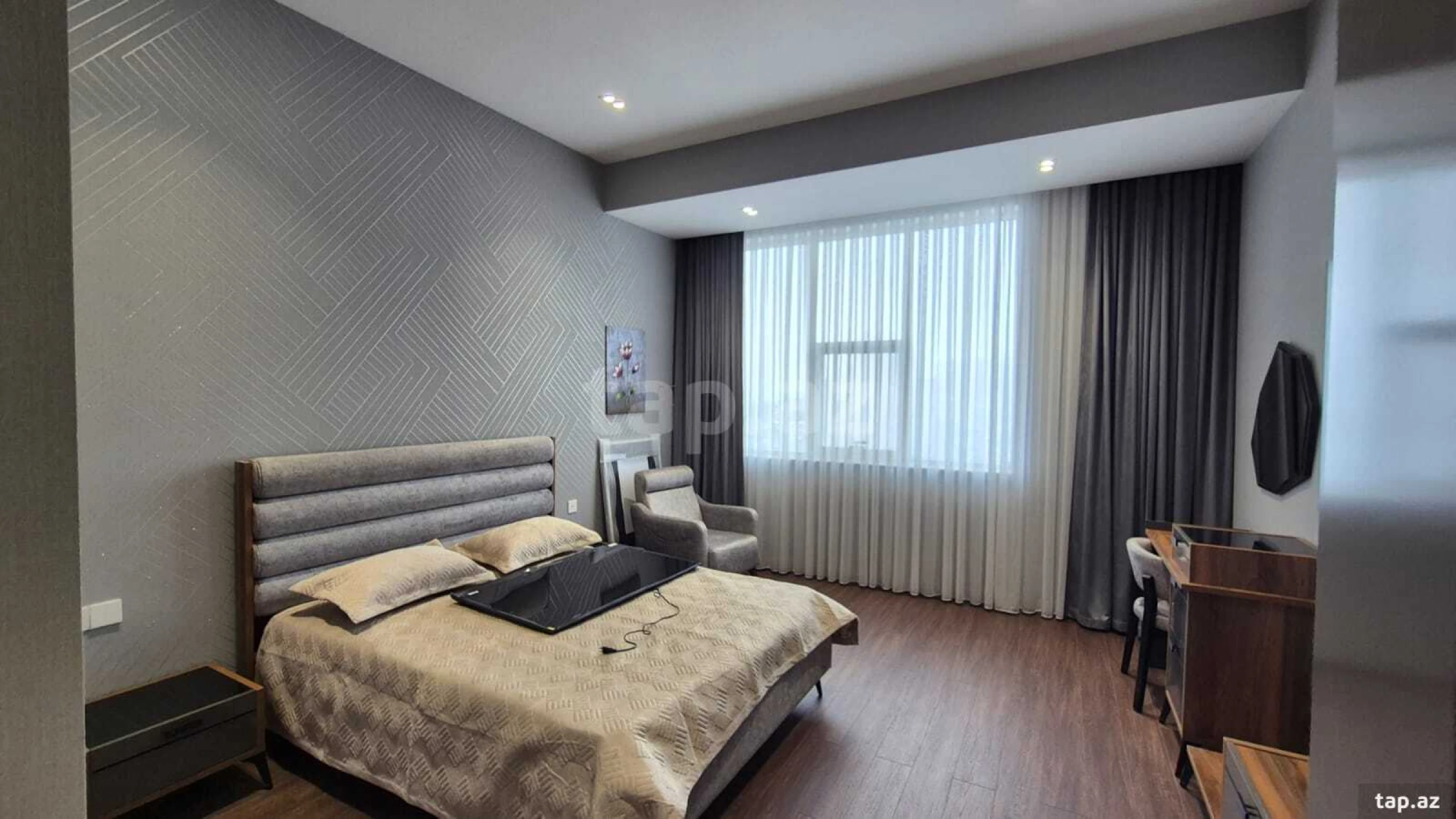 Kirayə verilir 3 otaqlı yeni tikili 138 m²