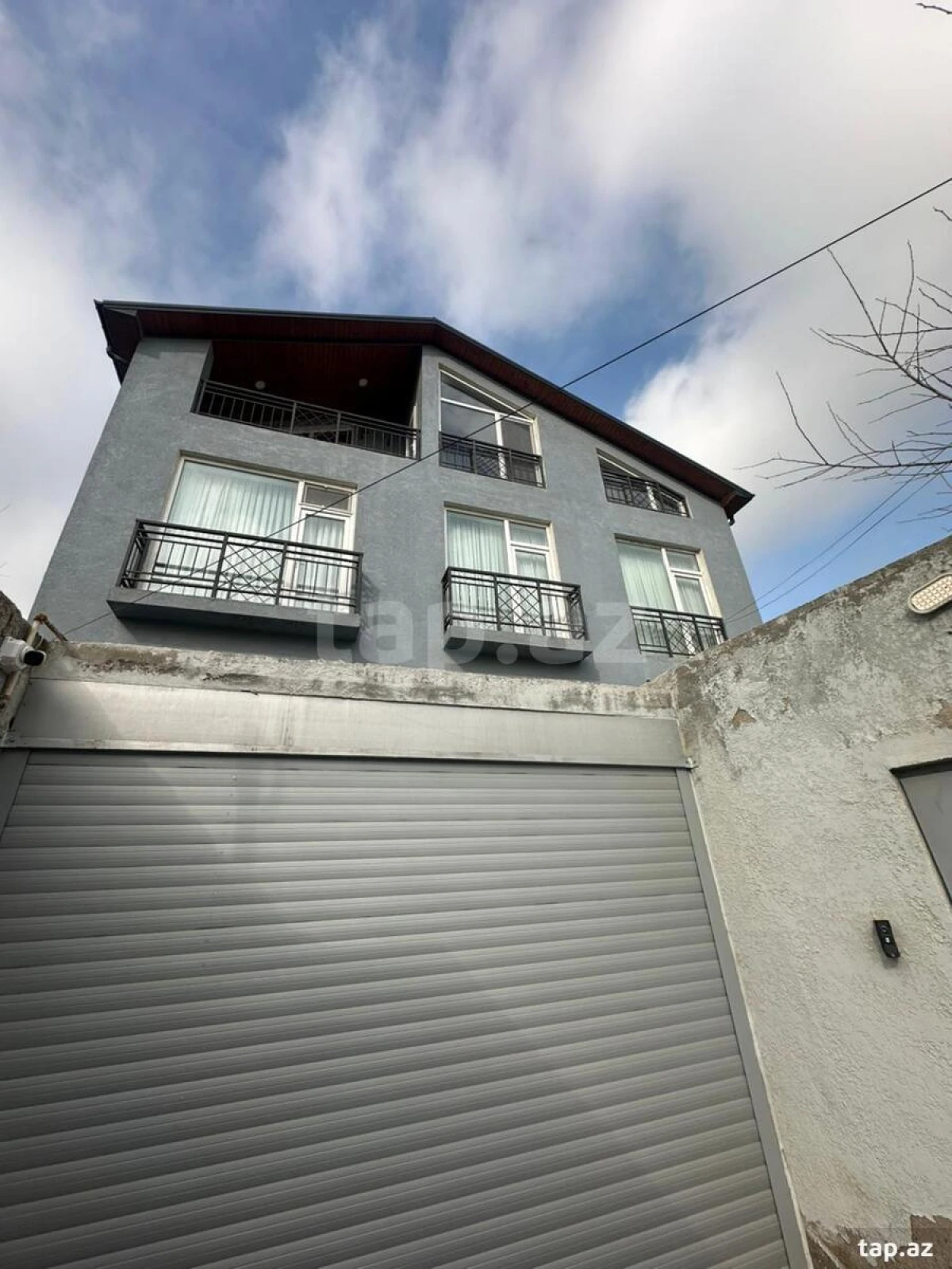 Satılır 13 otaqlı həyət evi 500 m²