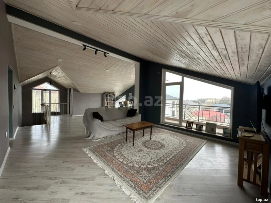 Satılır 13 otaqlı həyət evi 500 m²