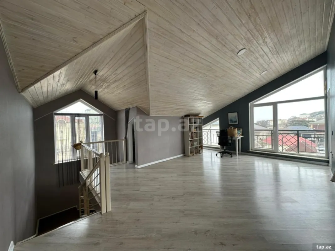 Satılır 13 otaqlı həyət evi 500 m²