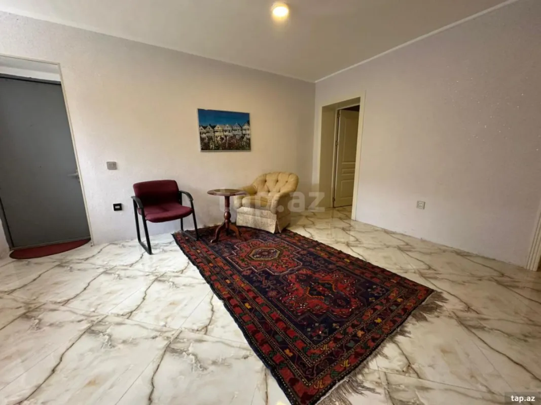 Satılır 13 otaqlı həyət evi 500 m²