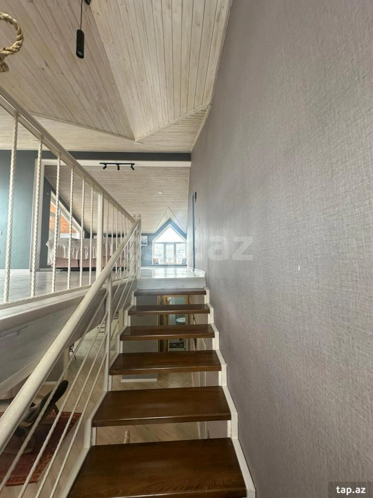Satılır 13 otaqlı həyət evi 500 m²