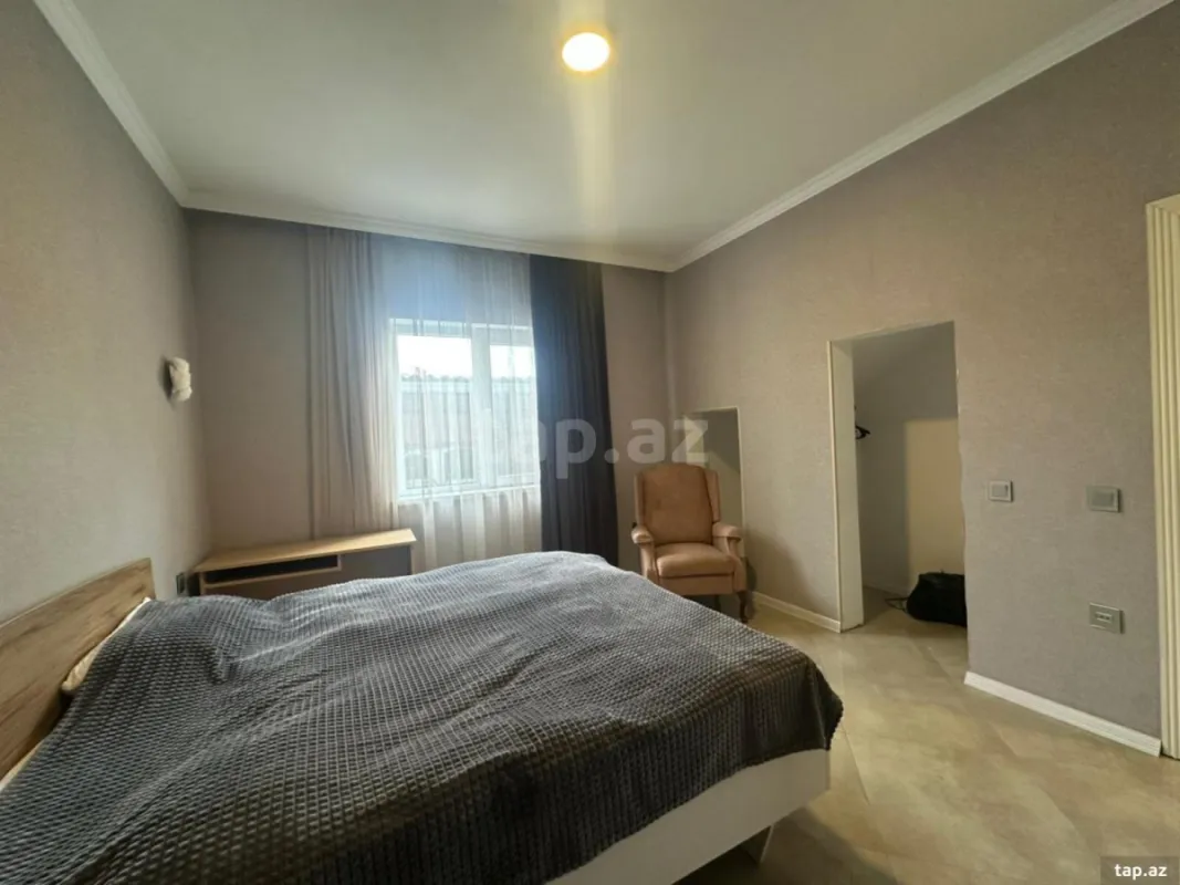 Satılır 13 otaqlı həyət evi 500 m²