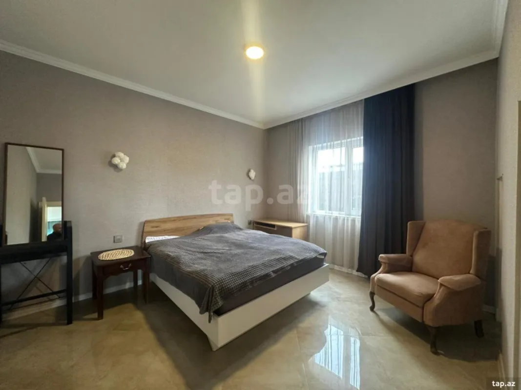 Satılır 13 otaqlı həyət evi 500 m²