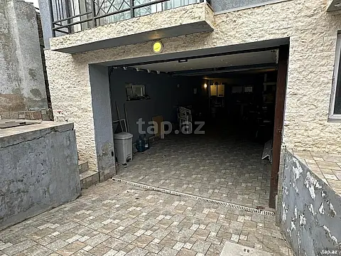 Satılır 13 otaqlı həyət evi 500 m²