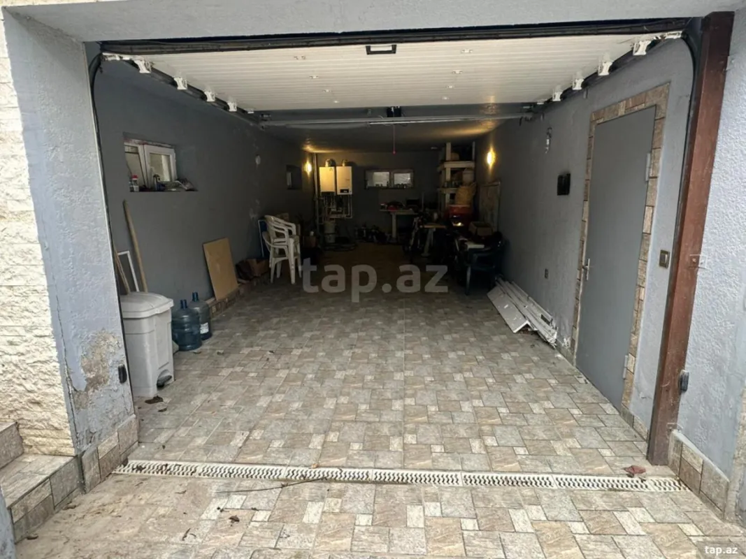 Satılır 13 otaqlı həyət evi 500 m²