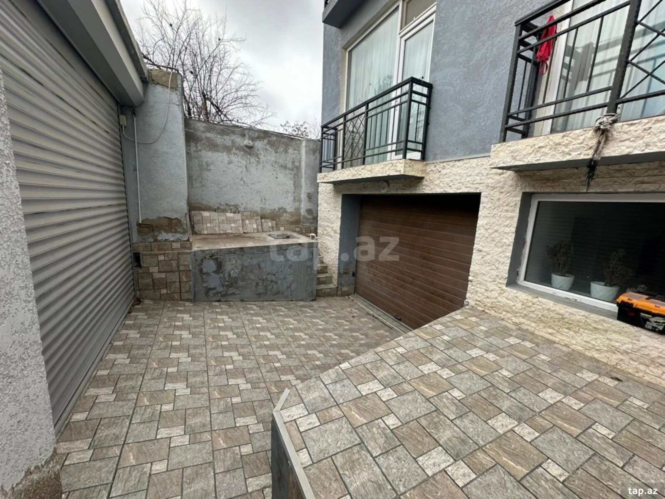 Satılır 13 otaqlı həyət evi 500 m²
