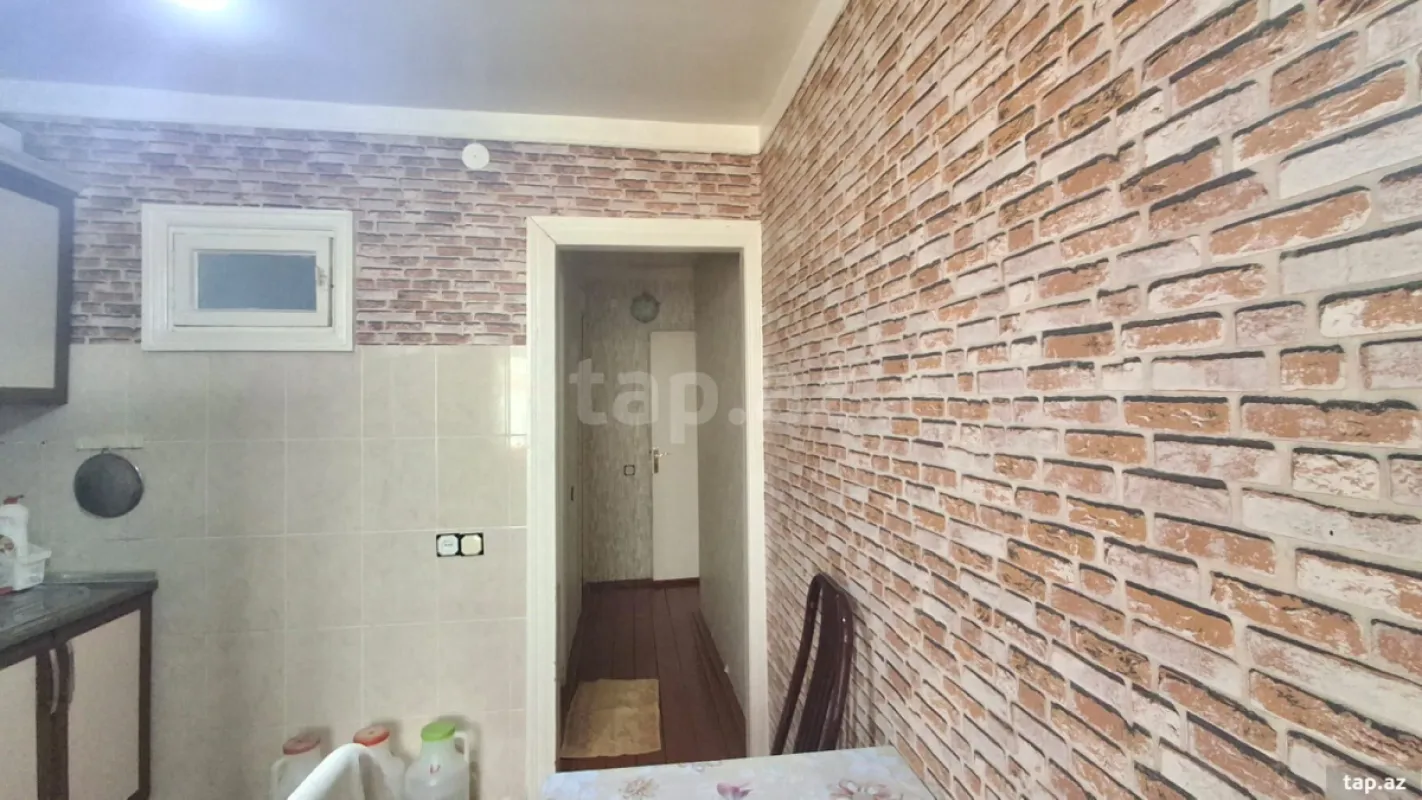 Satılır 4 otaqlı mənzil 80 m²