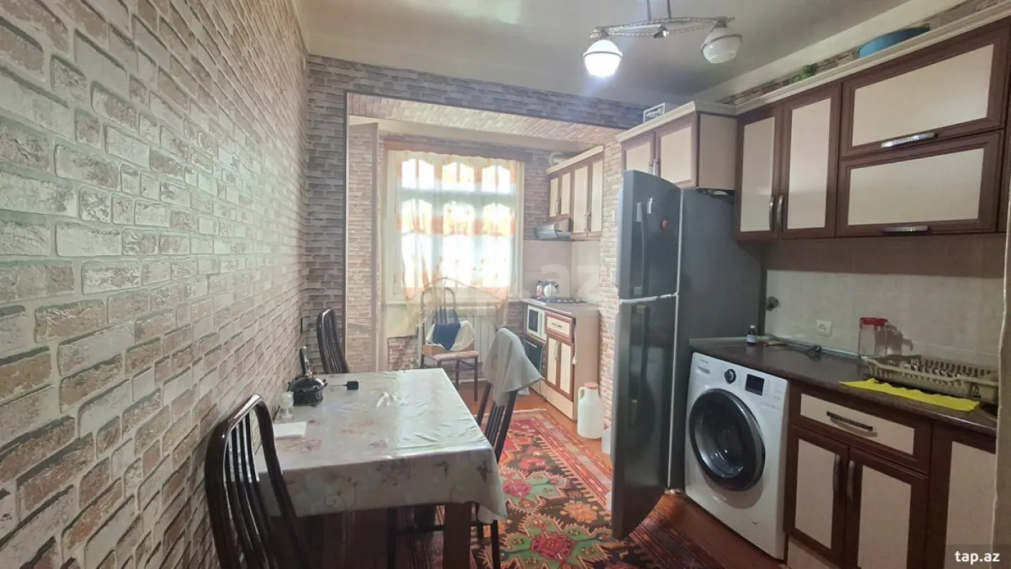 Satılır 4 otaqlı mənzil 80 m²