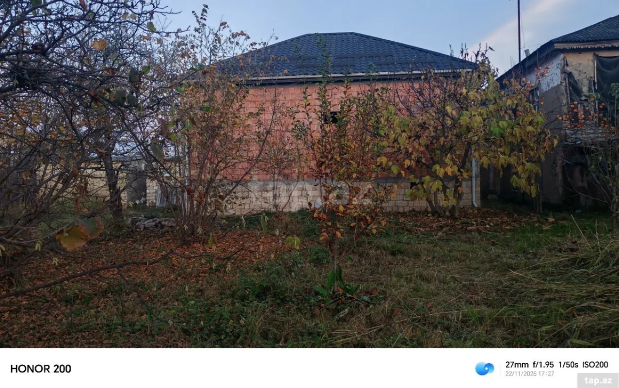 Satılır 4 otaqlı həyət evi