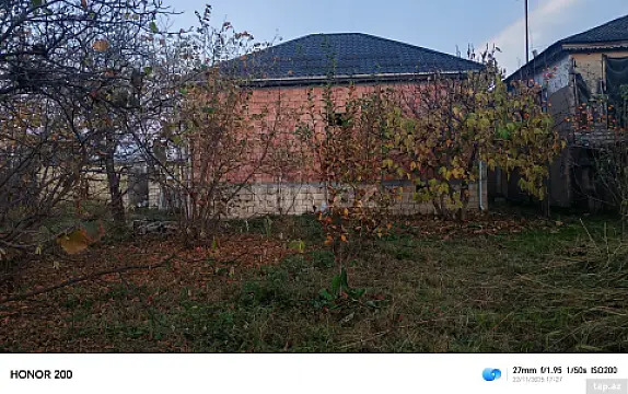 Satılır 4 otaqlı həyət evi