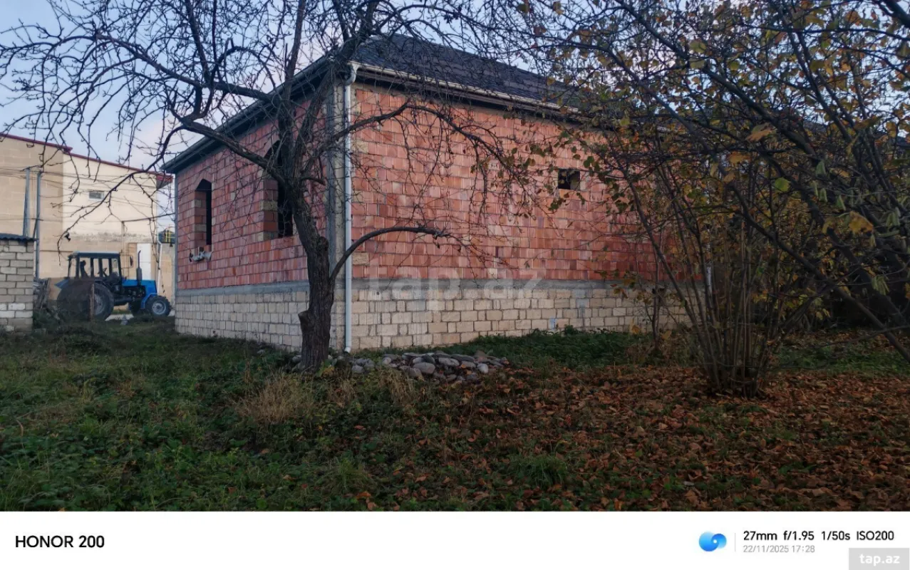 Satılır 4 otaqlı həyət evi