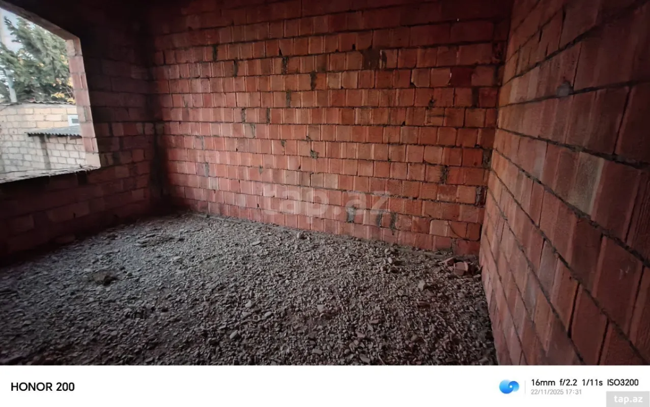 Satılır 4 otaqlı həyət evi