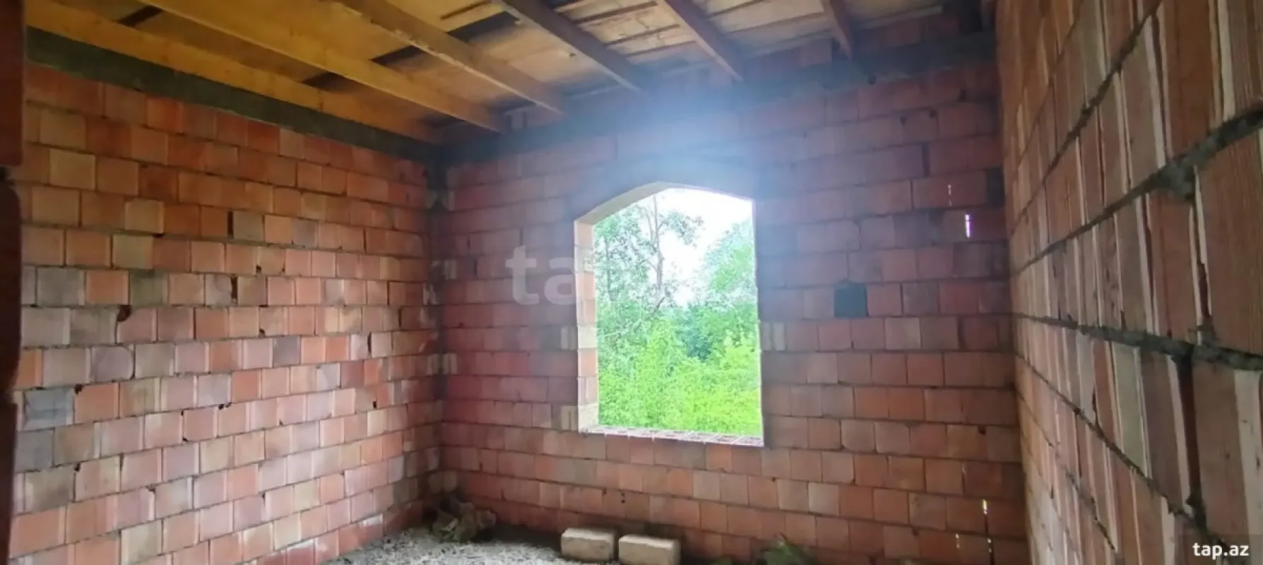 Satılır 4 otaqlı həyət evi