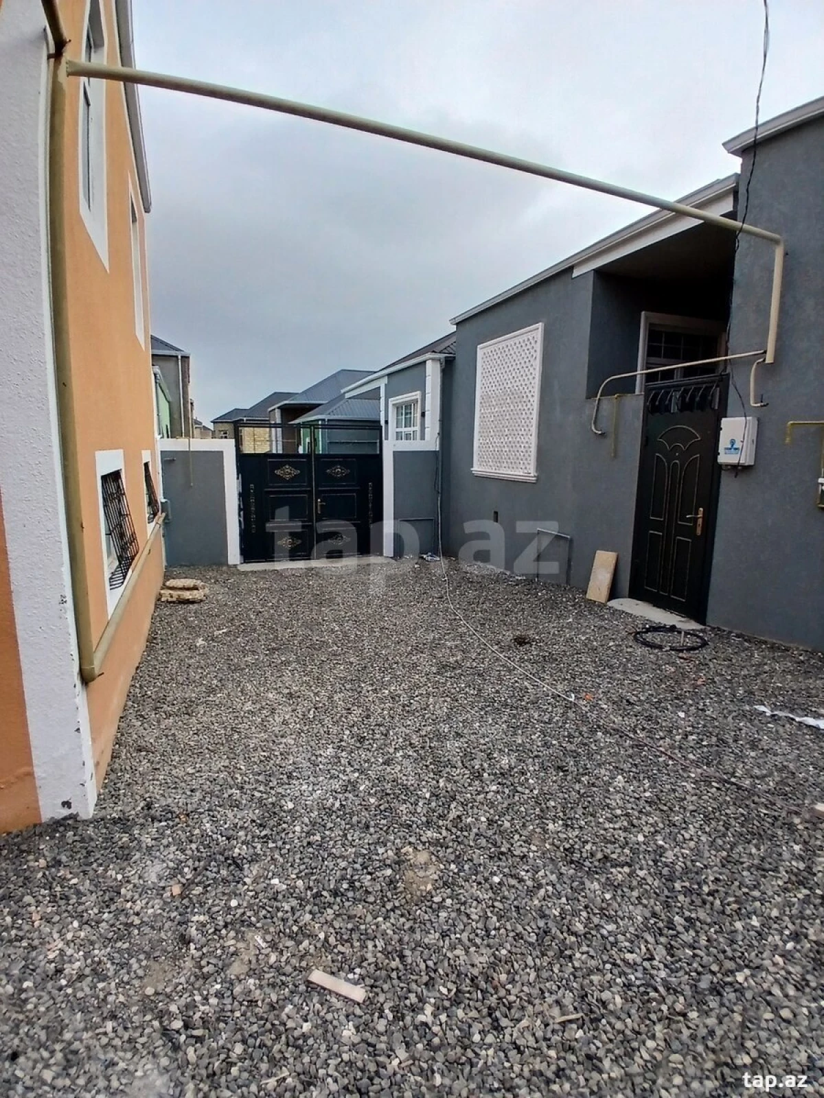 Satılır 3 otaqlı həyət evi