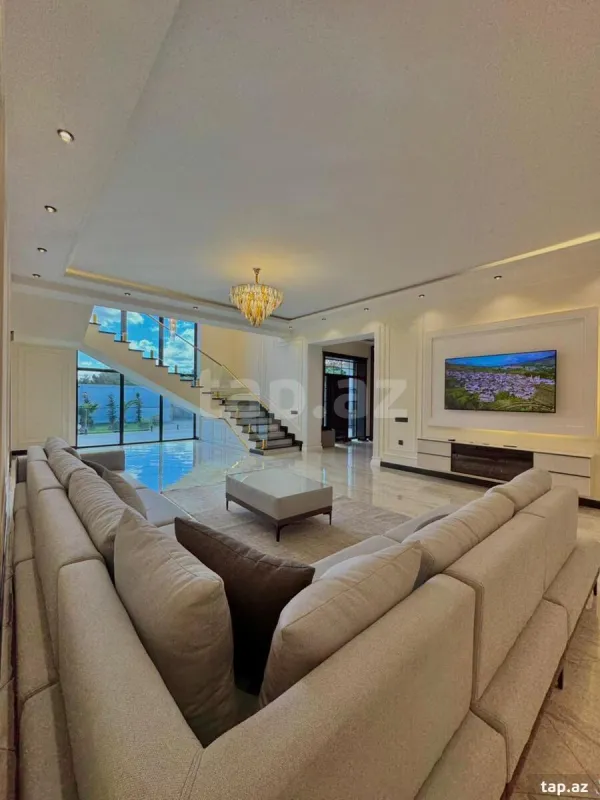 Satılır 6 otaqlı həyət evi