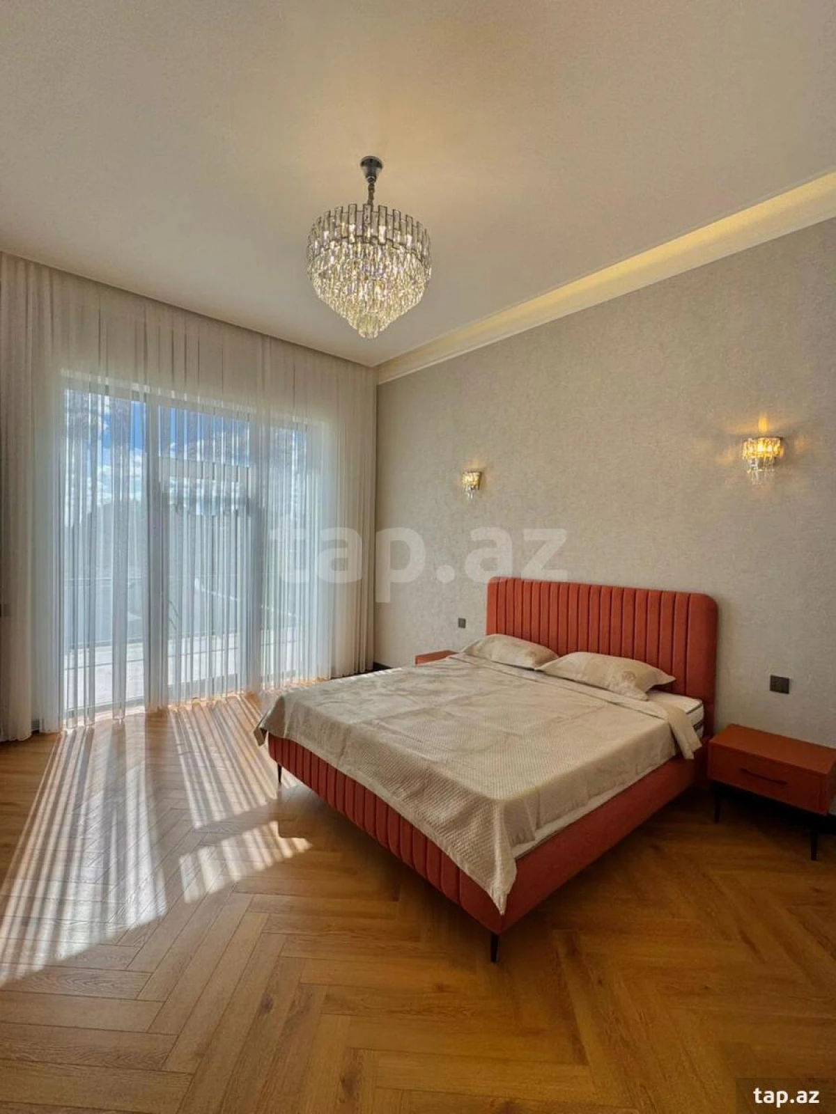 Satılır 6 otaqlı həyət evi