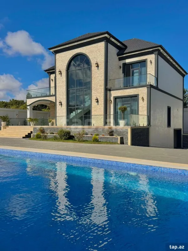 Satılır 6 otaqlı həyət evi